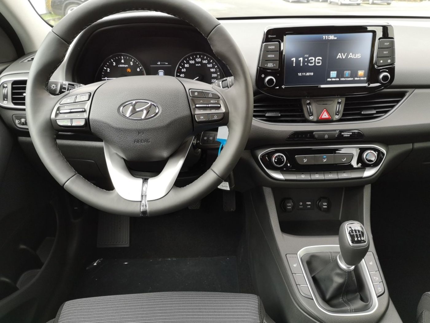 Hyundai I30 1 4 Select Navigation Shz eszulassung Limousine J